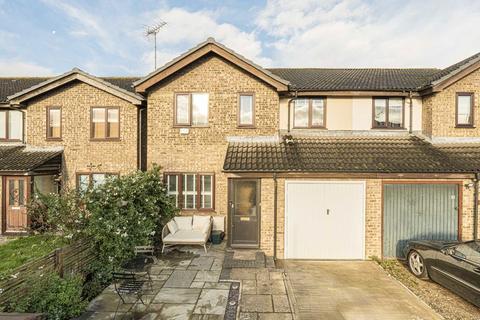 Littleton Road, Ashford TW15 2 bed terraced house for sale