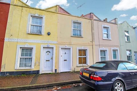 Ockley Road, West Sussex PO21 2 bed terraced house for sale