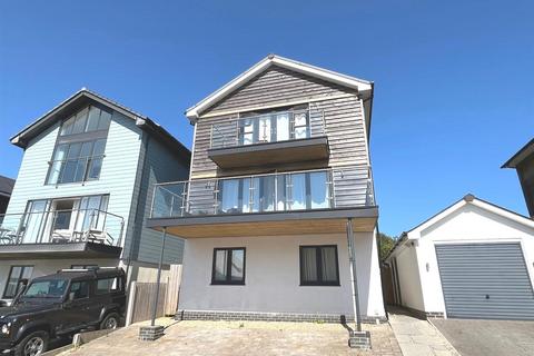 Grace Woodford Drive, East Cowes 5 bed detached house for sale