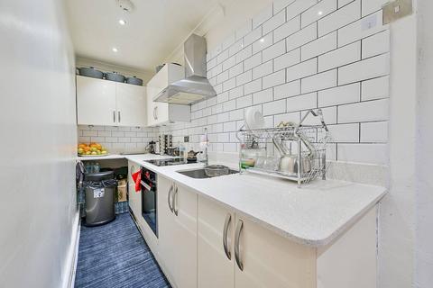 Highfield Road, Ealing, London, W3 3 bed flat for sale