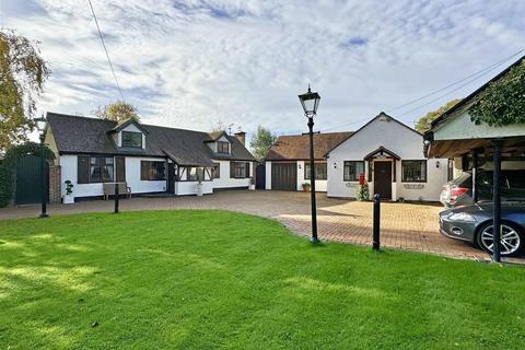 Gransmore Green, Felsted, Dunmow 7 bed detached bungalow for sale