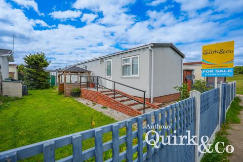 Creek Road, Canvey Island, SS8 2 bed park home for sale