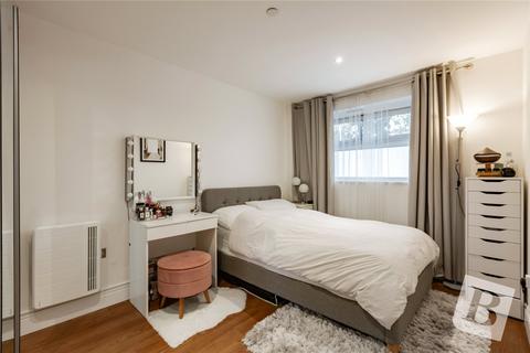 London Road, Romford, RM7 1 bed apartment for sale