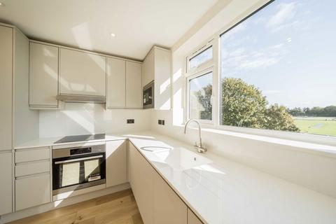 Cavendish Road, London W4 2 bed flat for sale