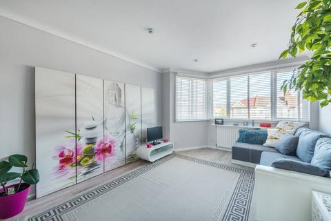 Teesdale Court, Isleworth, TW7 2 bed flat for sale