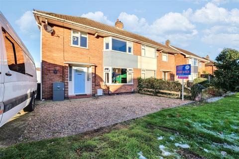 Barbridge Road, Bulkington 3 bed semi