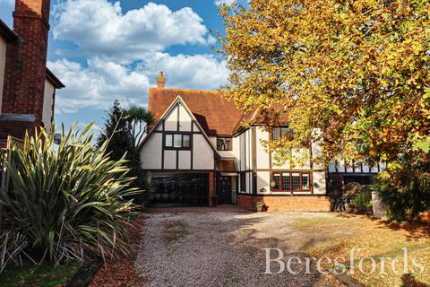 Rectory Road, North Fambridge, CM3 6 bed detached house for sale