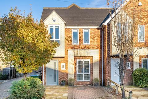 Copse Road, Cobham, Surrey, KT11 3 bed end of terrace house for sale