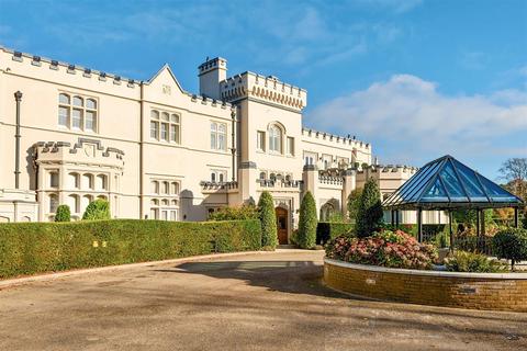Kingswood Warren Park, Kingswood 1 bed apartment for sale