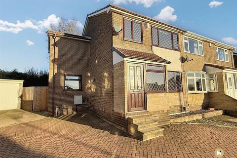 Churchfield Grove, Leeds LS26 4 bed semi