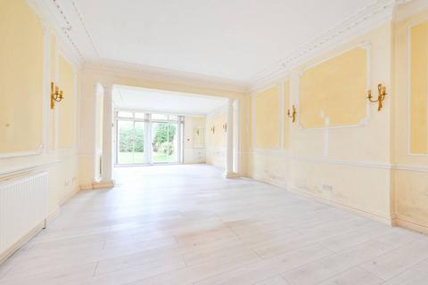 Creffield Road, Ealing Common... 3 bed flat for sale