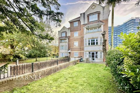 Grove Road, East Cliff, Bournemouth, BH1 2 bed apartment for sale