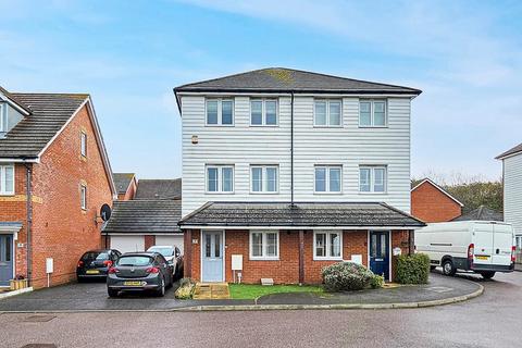 Viscount Square, Herne Bay, CT6 6FT 4 bed semi