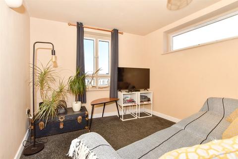 Trinity Square, Margate, Kent 2 bed flat for sale