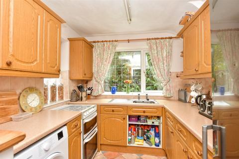 Kennard Close, Borstal, Rochester, Kent 3 bed semi
