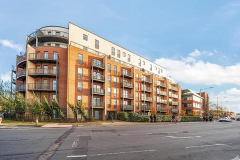 Slough,  Berkshire,  SL2 2 bed flat for sale