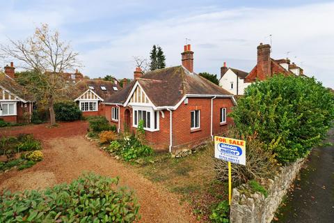 Church Street, Teston, Maidstone 2 bed detached bungalow for sale