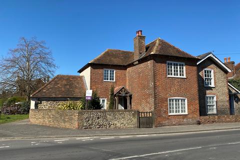 138 Whyke Road, Chichester, PO19 4 bed semi