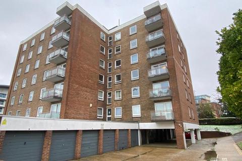 7 Owls Road, Bournemouth BH5 2 bed flat for sale