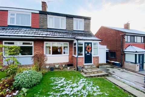 Chaucer Rise, Dukinfield SK16 3 bed semi