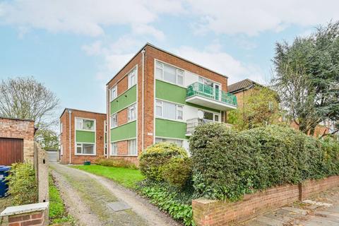 Lynton Road, Acton, London, W3 2 bed flat for sale