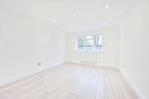 Lynton Road, Acton, London, W3 2 bed flat for sale