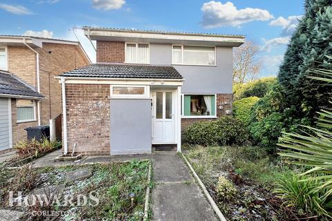 Middlestone Close, Gorleston 3 bed detached house for sale