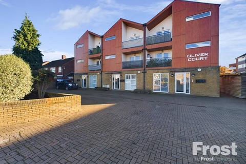 Main Street, Feltham, Middlesex, TW13 2 bed apartment for sale