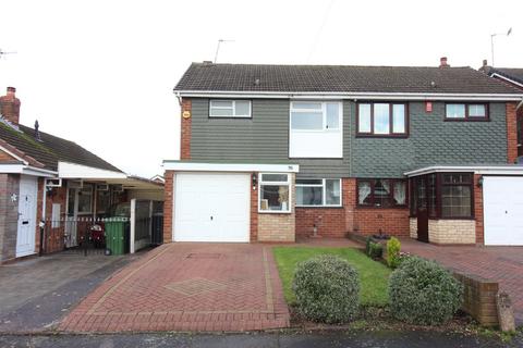 Elmhurst Drive, Kingswinford DY6 3 bed semi