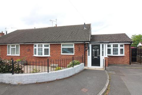 Orchard Court, Kingswinford DY6 3 bed semi