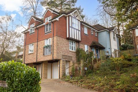 Hermitage Road, East Grinstead RH19 1 bed flat for sale