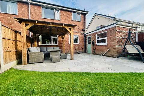 Green Acres, Wolverhampton WV9 3 bed semi