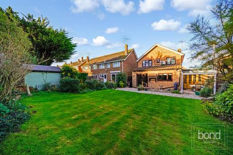 Jarvis Field, Chelmsford CM3 4 bed link detached house for sale