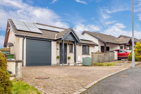 17 Cumberland Drive, Kendal, Cumbria... 4 bed detached house for sale