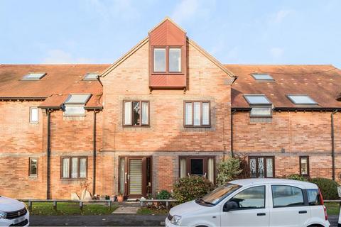 Thame,  Oxfordshire,  OX9 1 bed flat for sale