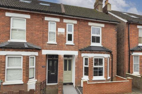 Preston Road, Tonbridge, TN9 1UE 3 bed semi