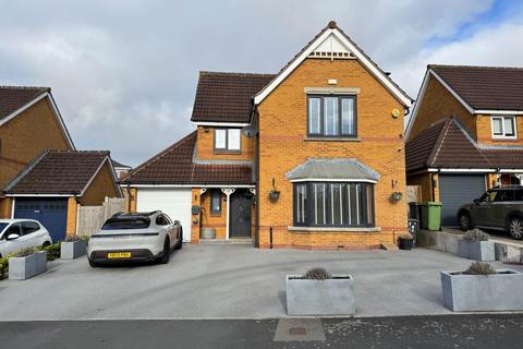 Turnberry Gardens, Tingley 4 bed detached house for sale
