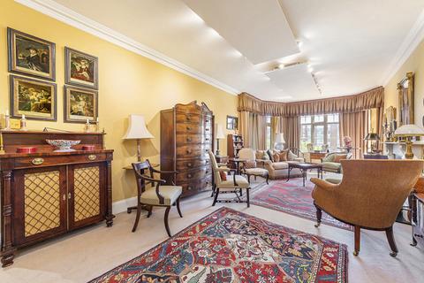 Clive Court, London, W9 2 bed apartment for sale