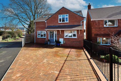 Huntsmans Drive, Nr Stourbridge DY7 4 bed detached house for sale