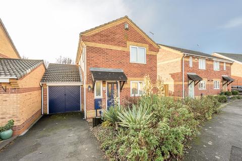 Richardson Drive, Wollaston, DY8 4DN 3 bed detached house for sale