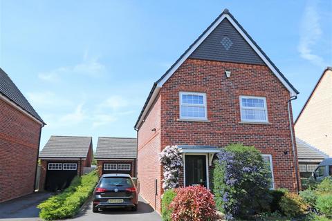 Bartone Place, Thame 4 bed detached house for sale