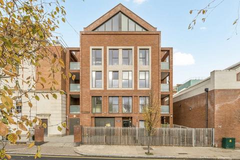 Salisbury Street, London W3 1 bed flat for sale
