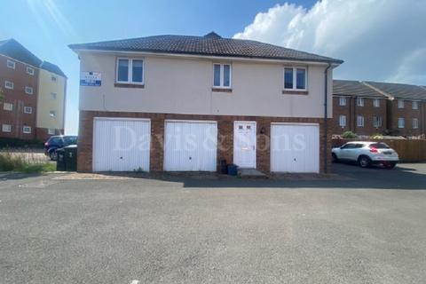 Lysaght Avenue, Newport. NP19 4AH 2 bed coach house for sale