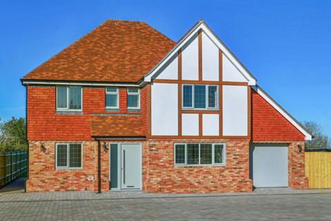 London Road, Crowborough, TN6 4 bed detached house for sale