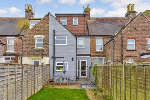 Queen Street, Littlehampton, West Sussex 3 bed terraced house for sale