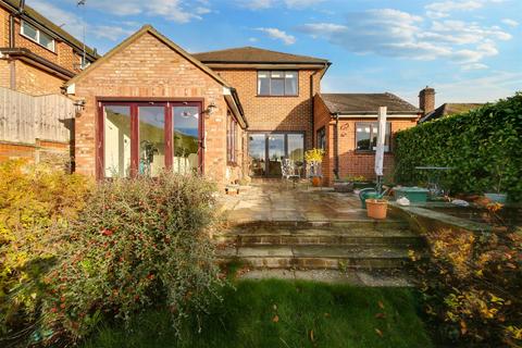 Newberries Avenue, Radlett WD7 3 bed detached house for sale