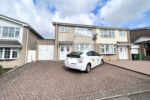 Lombard Avenue, Dudley DY2 3 bed semi