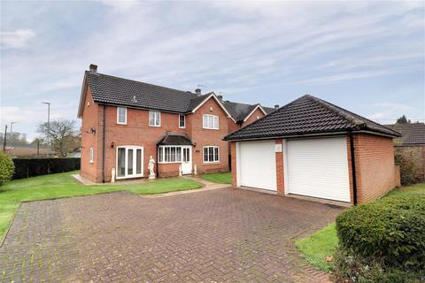 Dursley Road, Woodfield, Cam 4 bed detached house for sale