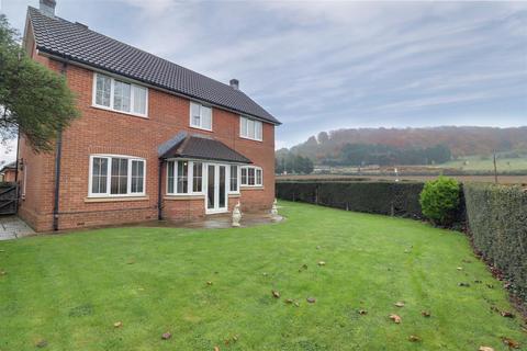 Dursley Road, Woodfield, Cam 4 bed detached house for sale