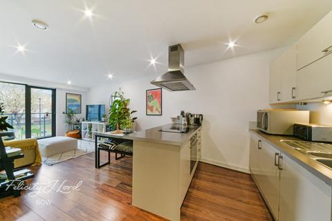 Bow Common Lane, LONDON 3 bed apartment for sale